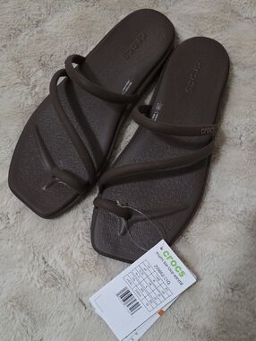 CROCS Brown Strappy Toe-Loop Slide Sandals